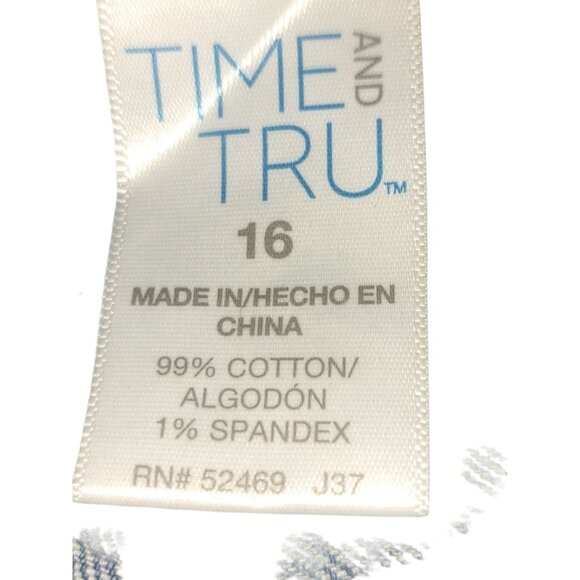 Time & Tru Womens Distressed Denim Jeans Shorts 16 Bermuda Light Wash - Picture 2 of 8